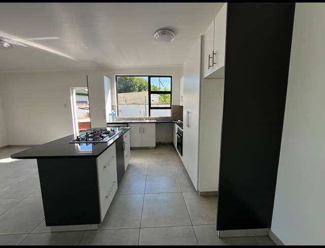3 BEDROOM HOUSE TO LET IN DALVIEW